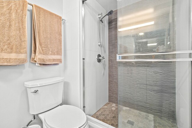 Building Photo - RARELY AVAILABLE, HIGH-FLOOR, "DIRECT OCEA...