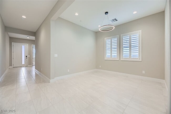 Building Photo - 840 Watford Pl