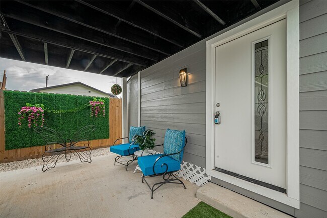 Building Photo - 6725 Avenue K