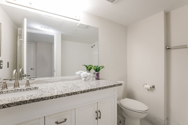 Building Photo - Remodeled, Move-In Ready 3-Bedroom Condo in Prime Naples Location