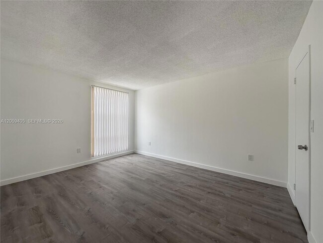 Building Photo - 17570 Atlantic Blvd