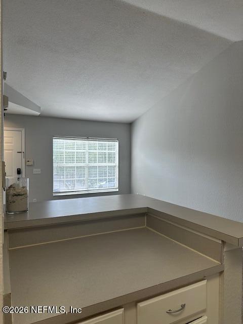 Building Photo - 13700 Richmond Park Dr N