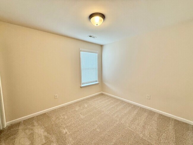 Building Photo - **OFFERING REFUNDABLE APPLICATION FEES** Spacious 4BD, 3BA Durham Home in a Prime Location Near D...