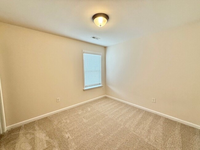 Building Photo - Spacious 4BD, 3BA Durham Home in a Prime Location Near Duke University, RTP, and RDU Airport