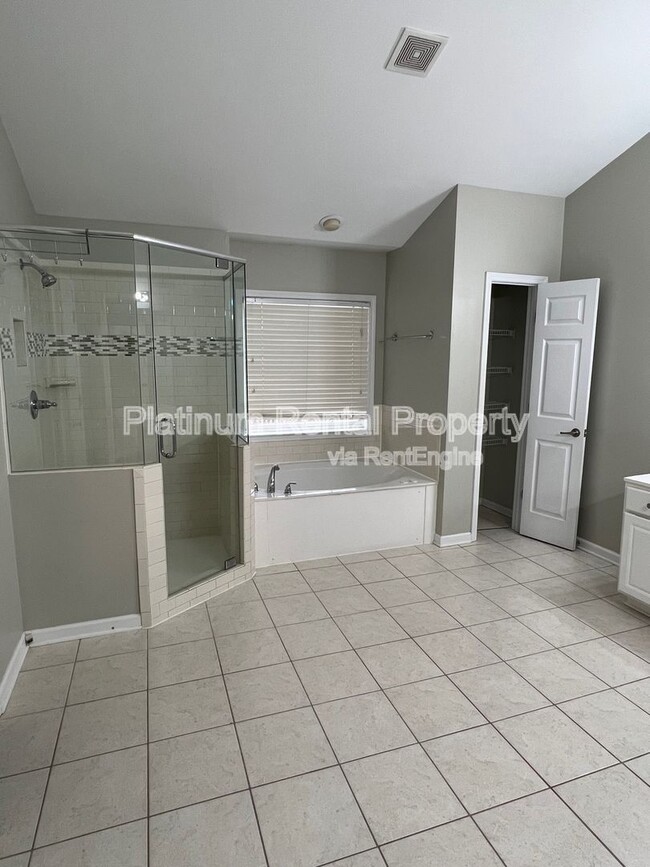 Building Photo - 7170 Belcrest Dr