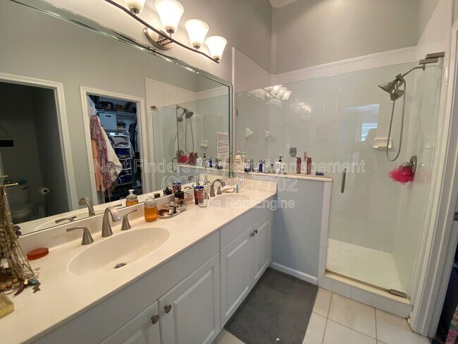 Building Photo - 1412 1st St N