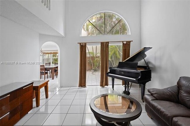 Building Photo - 15623 SW 100th Ln