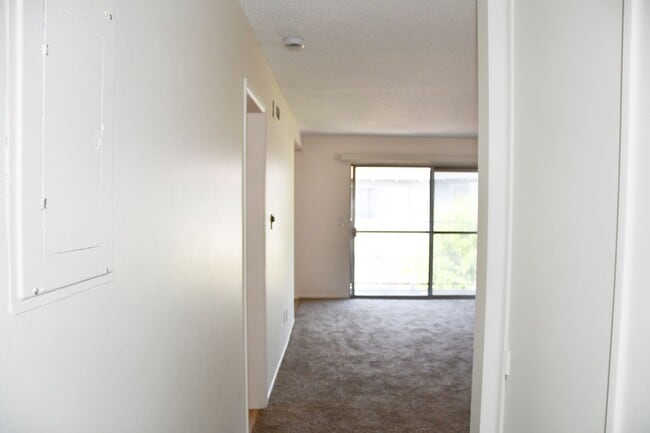 Building Photo - Tularosa (344) West