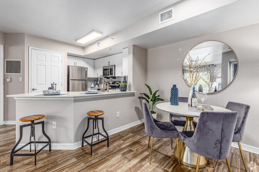 Canterbury Cove 10200 Falcon Pines Blvd Orlando FL 32829 Apartment