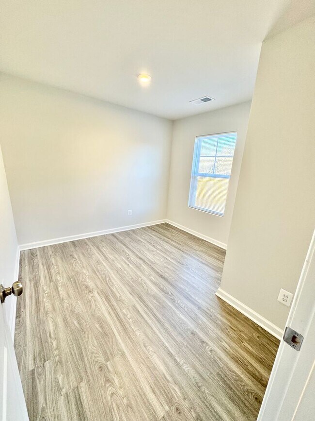 Building Photo - BRAND NEW HOME CLOSE TO CHARLOTTESVILLE