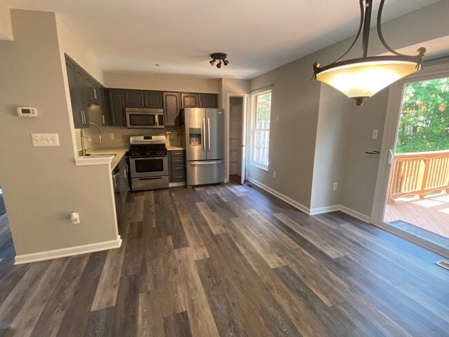 Primary Photo - 754 Pine Drift Dr