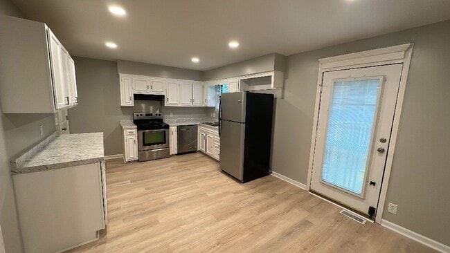 Building Photo - Beautiful, 4 Bedroom, 3 Bath House in Nashville!