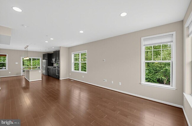 Building Photo - 7524 Holly Ridge Dr