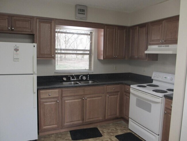 Building Photo - 5417 McLeod Dr