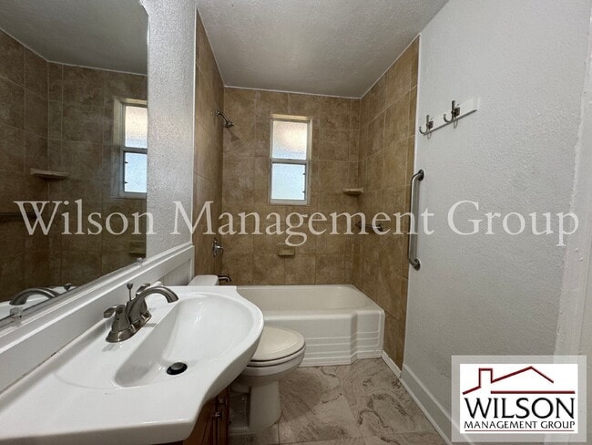 Building Photo - 5315 Davisson Ave