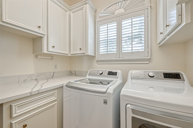 Building Photo - 13719 Ashley Run