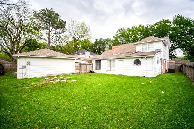 Building Photo - 15319 Paseo Del Rey Dr