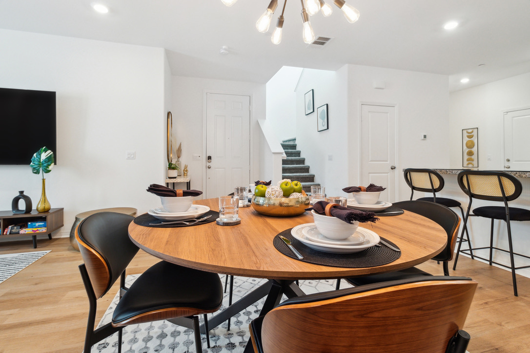 dining area - 15988 Lasselle St