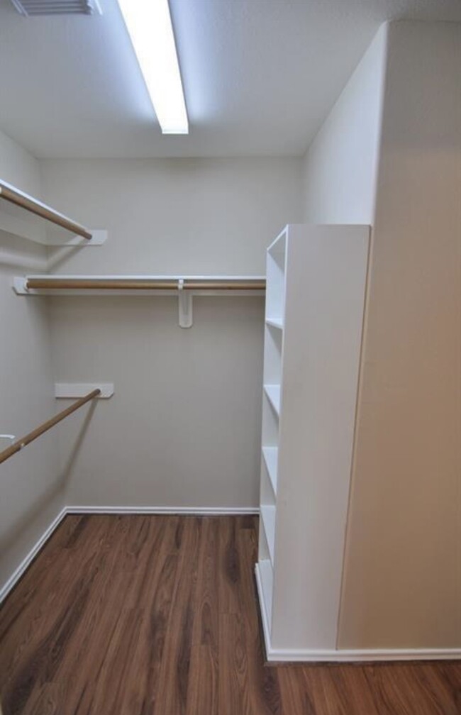 Master Closet - 2915 Loganberry Park Ln