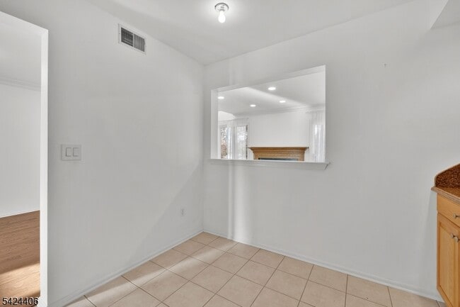 Building Photo - 48 Edgefield Dr