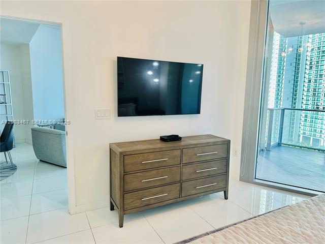 Building Photo - 851 NE 1st Ave