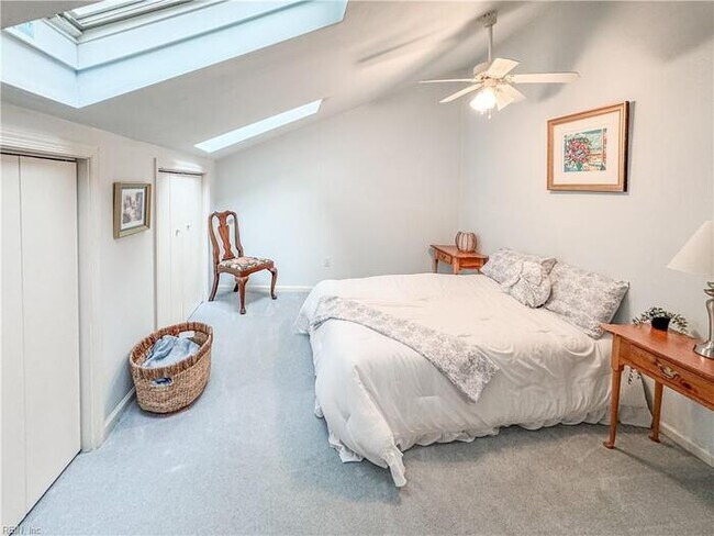 Building Photo - WATERFRONT 5 BEDROOM/4 BATH IN VIRGINIA BEACH! READY FOR RENT!!