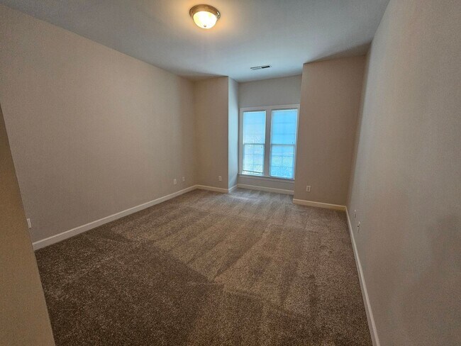 Building Photo - 104 Beeley Ct
