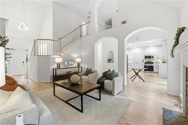 Building Photo - 2530 Wellsley Ln