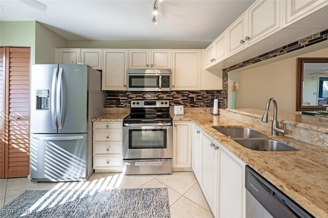 Building Photo - 5980 Amherst Dr