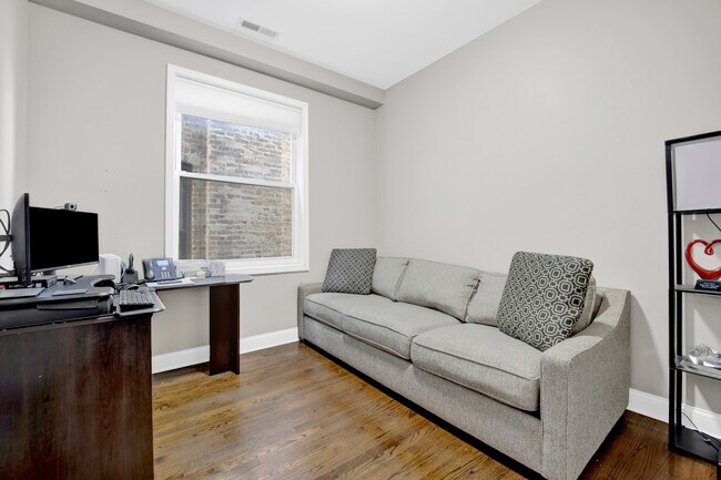 Building Photo - 1655 N Halsted St