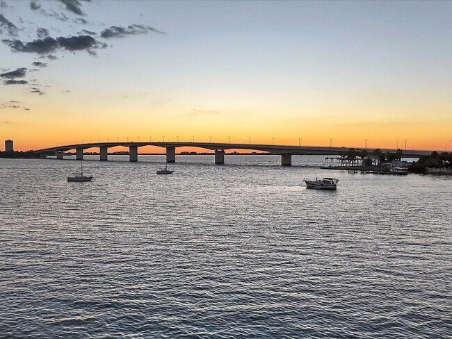 Building Photo - 226 Golden Gate Point