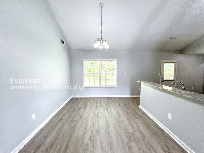 Building Photo - 242 Bridgeport Ln