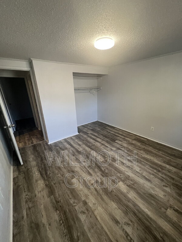 Building Photo - 2000 Indianapolis Rd