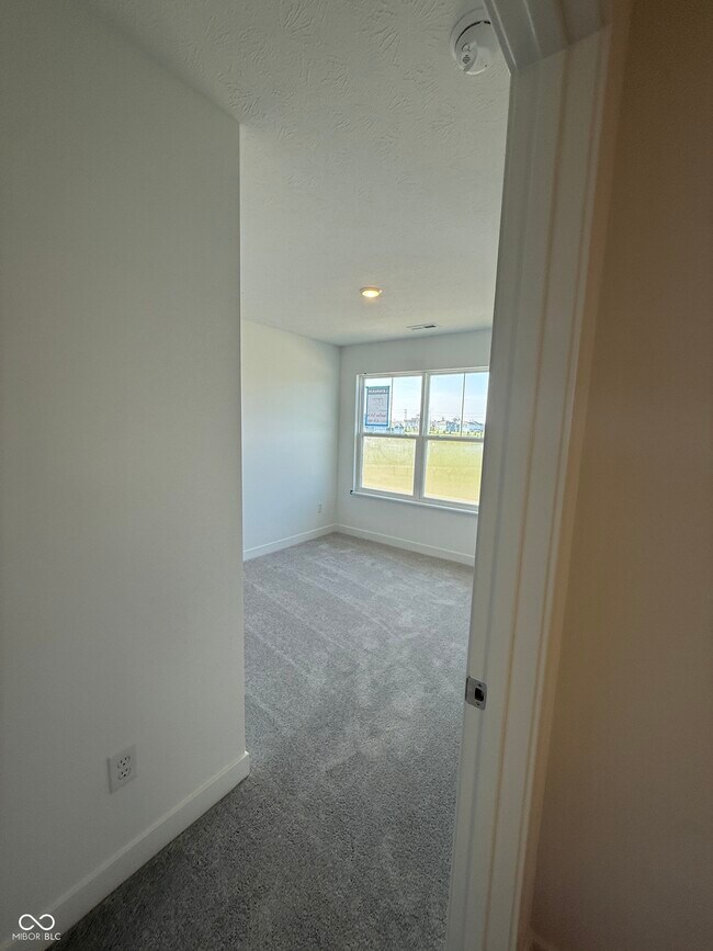 Building Photo - 15310 Swallow Fls Wy