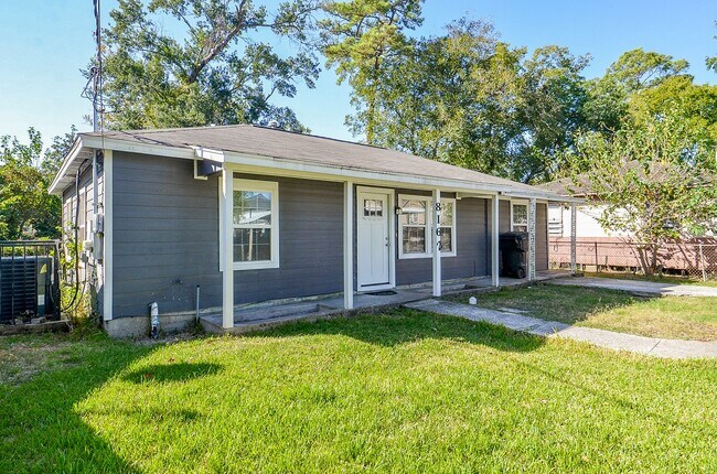 Building Photo - 8162 Homewood Ln