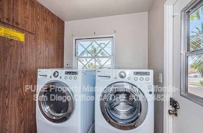 Building Photo - 6517 Delbarton St
