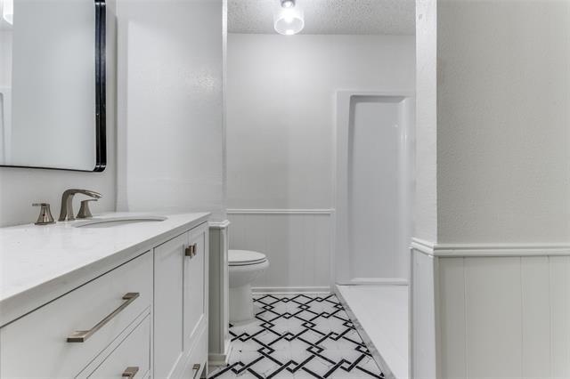 Building Photo - 904 Pebblebrook Dr