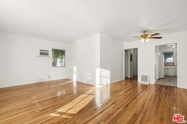 Building Photo - 5324 Vantage Ave