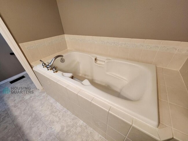 Building Photo - 2804 W Rogers Ct