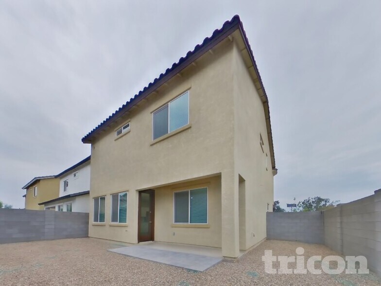 Building Photo - 1349 N Parkcrest