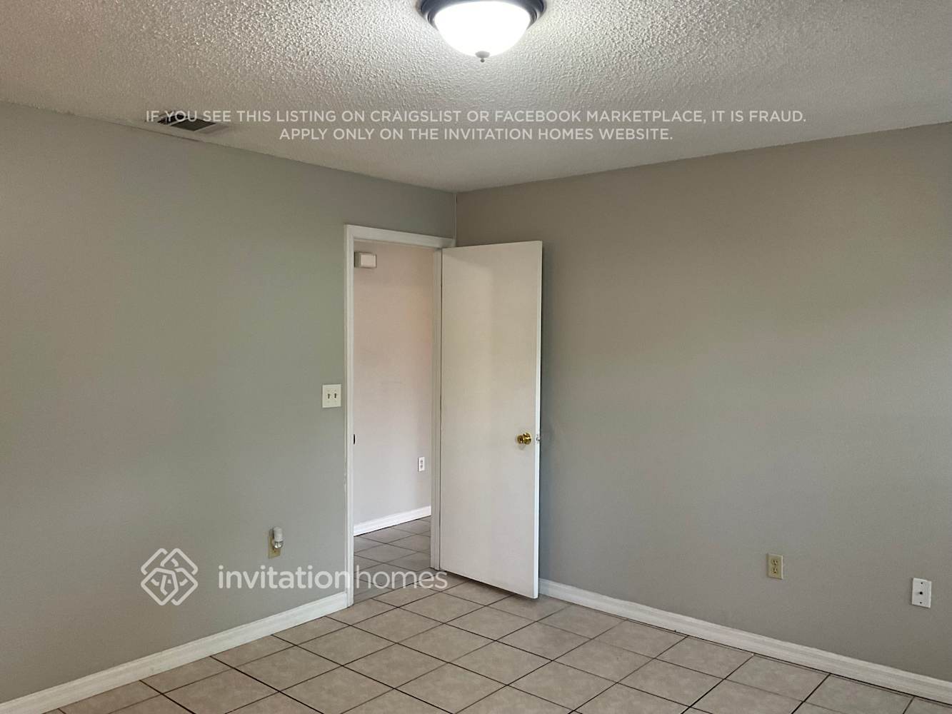 Building Photo - 521 Carlsbad Dr