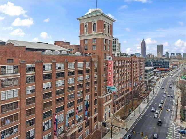 Building Photo - 520 Angier Ave NE