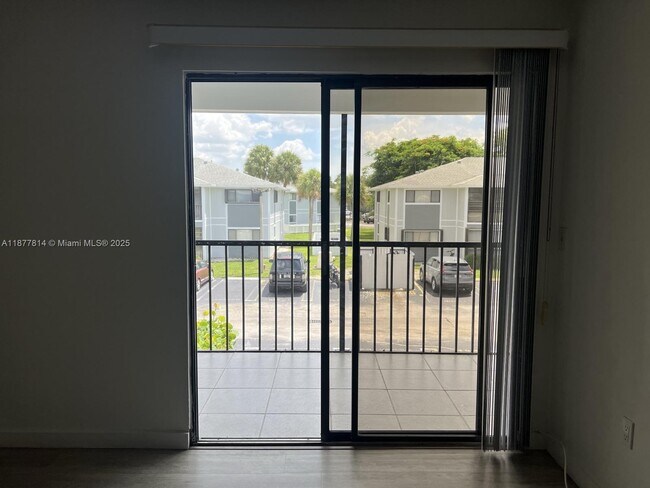 Building Photo - 9731 Hammocks Blvd