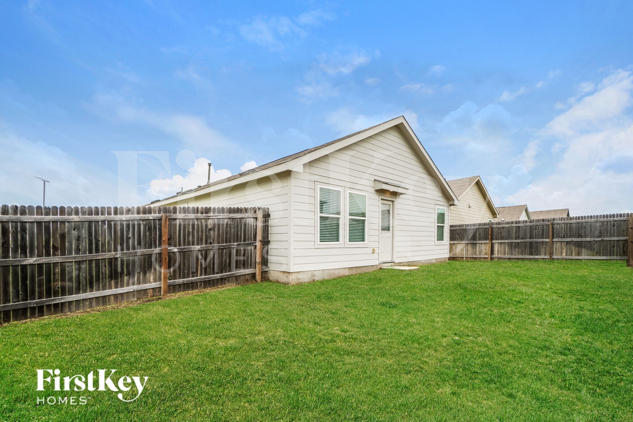 Building Photo - 2402 Double Oak Dr