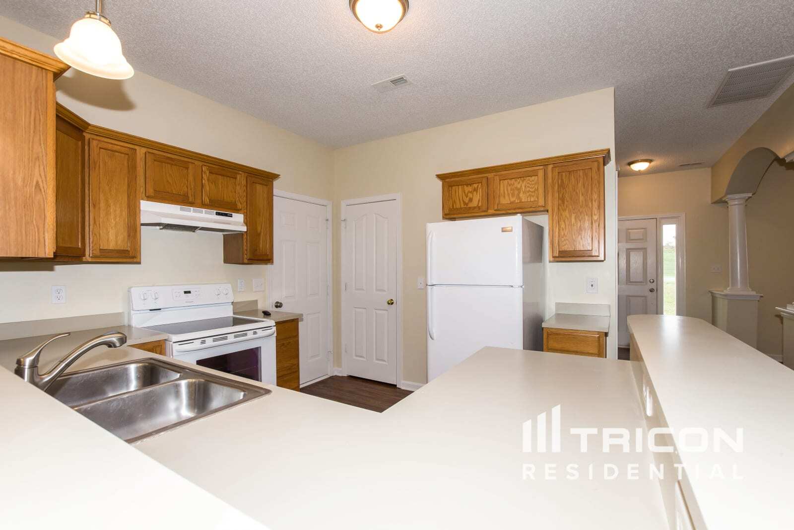 Building Photo - 4643 Fox Thorne Dr