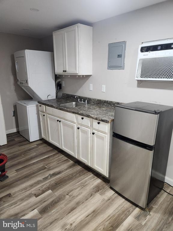 Building Photo - 9349 Valley Rd