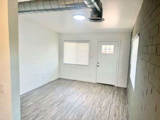 Building Photo - Spanish Place Apartments