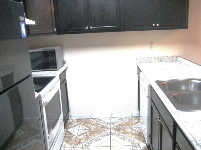 Building Photo - 244 Candice Pl
