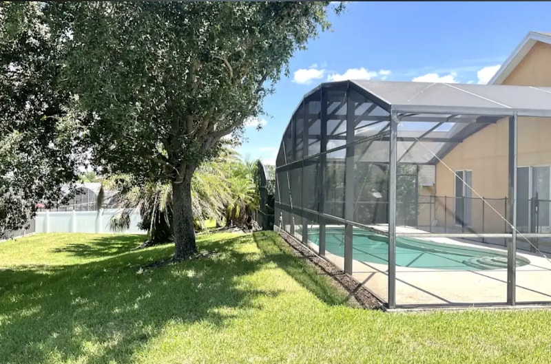 Building Photo - 120 Vine Dr