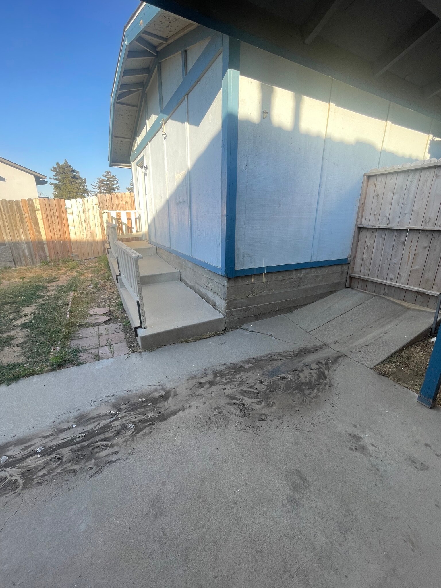Building Photo - 21239 Madre St
